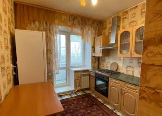 Сдаю в аренду 1-ком. квартиру, 35 м2, Омск, Краснознамённая улица, 10