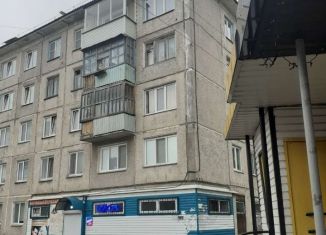 Продаю 4-ком. квартиру, 59 м2, Лесосибирск, улица Белинского, 4