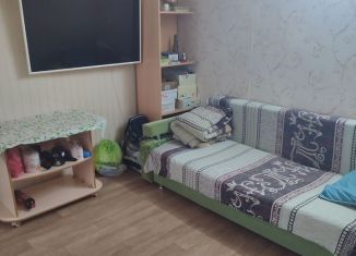 Продается 2-комнатная квартира, 43 м2, Котельнич, Октябрьская улица, 118/3