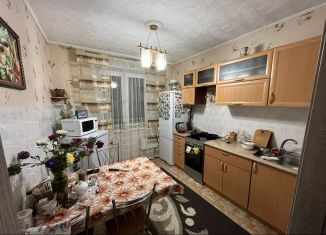 Продаю 4-ком. квартиру, 82.7 м2, Красноярск, Семафорная улица, 17, Свердловский район