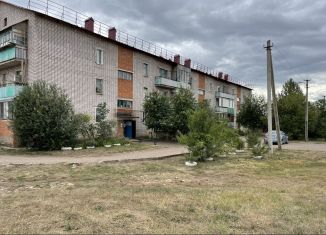 Продается 3-комнатная квартира, 65 м2, Давлеканово, улица Карла Маркса, 149