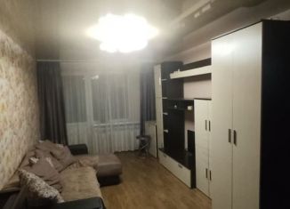 Сдача в аренду 2-ком. квартиры, 40 м2, Новошахтинск, улица Достоевского, 12