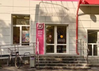 Продаю торговую площадь, 270 м2, село Смоленское, улица Титова, 50