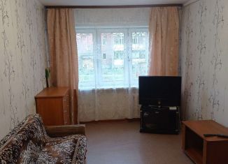Сдается в аренду однокомнатная квартира, 30 м2, Иркутск, Колхозная улица