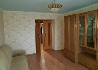 Продается трехкомнатная квартира, 60.3 м2, Уварово, 4-й микрорайон, 39