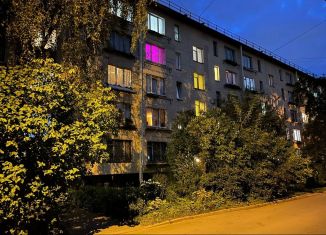 Продается четырехкомнатная квартира, 49.6 м2, Санкт-Петербург, проспект Стачек, 220к2, метро Автово
