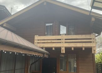 Сдаю дом, 100 м2, посёлок городского типа Красная Поляна, Волоколамская улица, 84