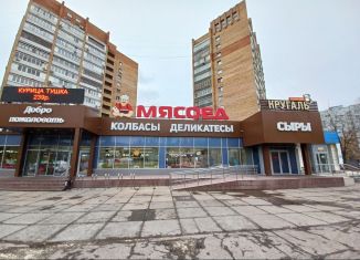 Продам торговую площадь, 10 м2, Тольятти, улица Мира, 107А