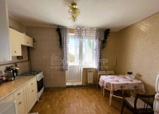 Продам двухкомнатную квартиру, 56 м2, поселок городского типа Новофёдоровка, улица Сердюкова, 5