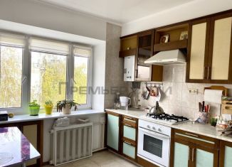 Продажа 3-ком. квартиры, 70 м2, Калуга, Октябрьская улица, 24