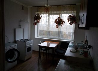 Сдается в аренду комната, Гатчина, улица Авиатриссы Зверевой, 17