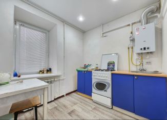 Продаю однокомнатную квартиру, 32 м2, Азнакаево, улица Валиханова, 16