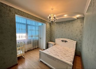 Трехкомнатная квартира в аренду, 110 м2, Сочи, Виноградная улица, 133/13, микрорайон Новый Сочи