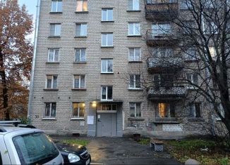 Продаю двухкомнатную квартиру, 41.9 м2, Санкт-Петербург, улица Федосеенко, 30, метро Выборгская