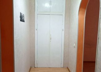 Двухкомнатная квартира в аренду, 47 м2, Новокубанск, улица Кутузова, 10