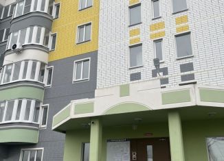 Аренда 3-ком. квартиры, 85 м2, Курск, проспект Надежды Плевицкой, 1