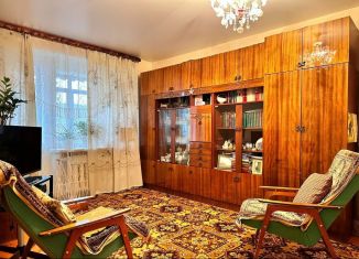 Продается однокомнатная квартира, 31 м2, Екатеринбург, улица Бажова, 72, метро Динамо