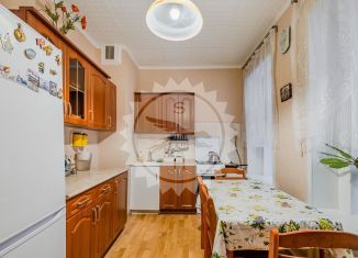 Сдам в аренду 2-ком. квартиру, 49 м2, Москва, улица Красина, 7с2, улица Красина