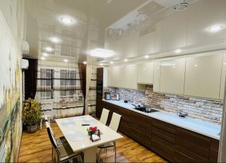 Продажа трехкомнатной квартиры, 90 м2, Краснодар, улица им. Байбакова Н.К., 6, улица им. Байбакова Н.К.