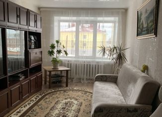 Продаю трехкомнатную квартиру, 57 м2, Болотное, Московская улица, 46