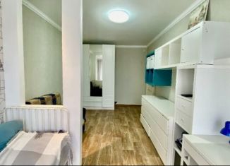 Продажа 3-ком. квартиры, 64 м2, Кировск, Ладожская улица, 14