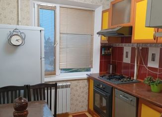 Сдача в аренду 3-ком. квартиры, 62.6 м2, Керчь, улица Свердлова, 35