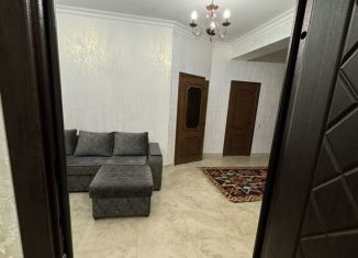 Сдается двухкомнатная квартира, 70 м2, Дагестан, улица Крылова, 38А