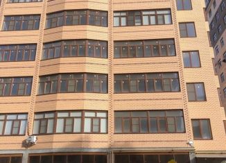 Трехкомнатная квартира на продажу, 130 м2, Черкесск, улица Космонавтов