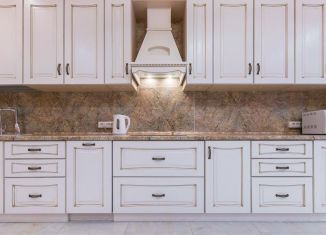 Сдача в аренду 3-ком. квартиры, 150 м2, Краснодар, Кубанская набережная, 37, микрорайон Центральный