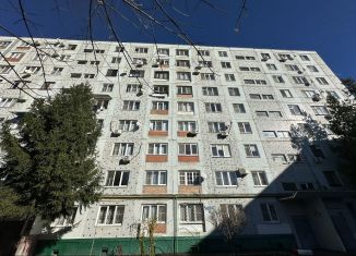 Продается однокомнатная квартира, 36 м2, Владикавказ, улица Генерала Дзусова, 17, 10-й микрорайон