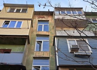 Продаю 2-комнатную квартиру, 46 м2, Астрахань, Коммунистическая улица, 58