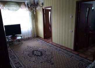 Сдам 4-комнатную квартиру, 65 м2, Астраханская область, улица Адмирала Нахимова